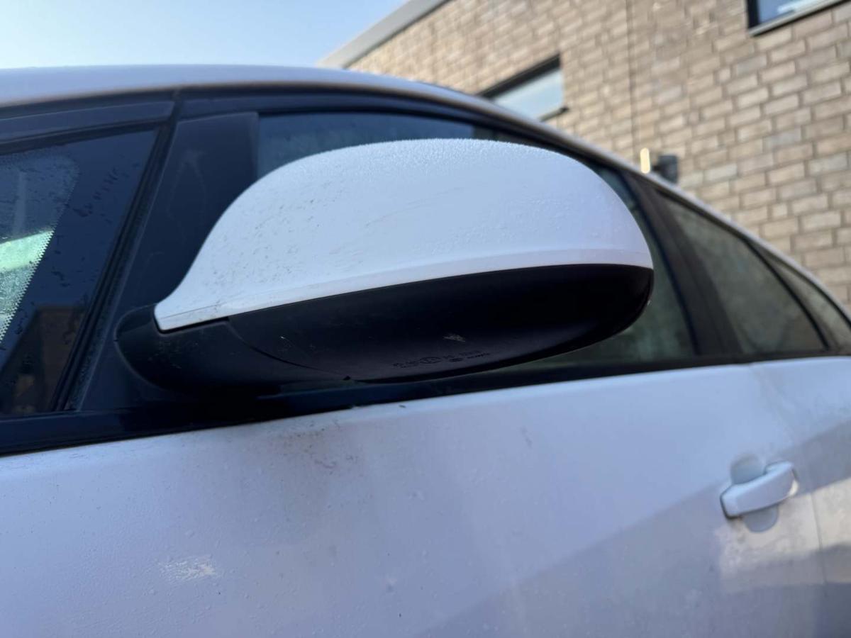 Opel Astra J Sports Tourer original Au&szlig;enspiegel links elektrisch verstellber Z40R Schneewei&szlig; Bj.2012